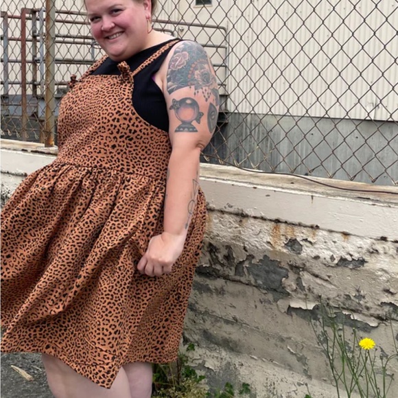 Leopard Overall Dress NWOT - Picture 3 of 4